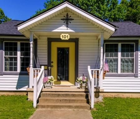 Historic Town Square Bungalow In Heart Of Brighton Atoka Extérieur photo